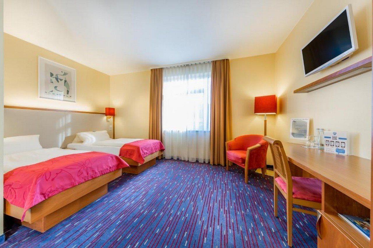 Hotel Am Schillerpark Esslingen am Neckar Exterior photo