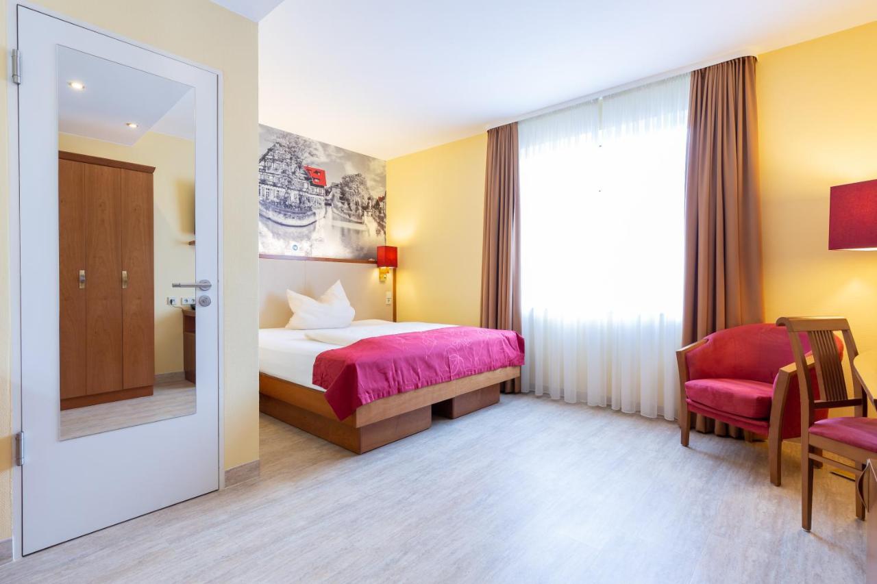 Hotel Am Schillerpark Esslingen am Neckar Exterior photo
