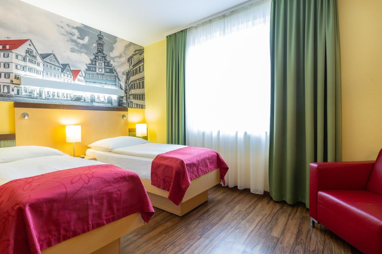 Hotel Am Schillerpark Esslingen am Neckar Exterior photo