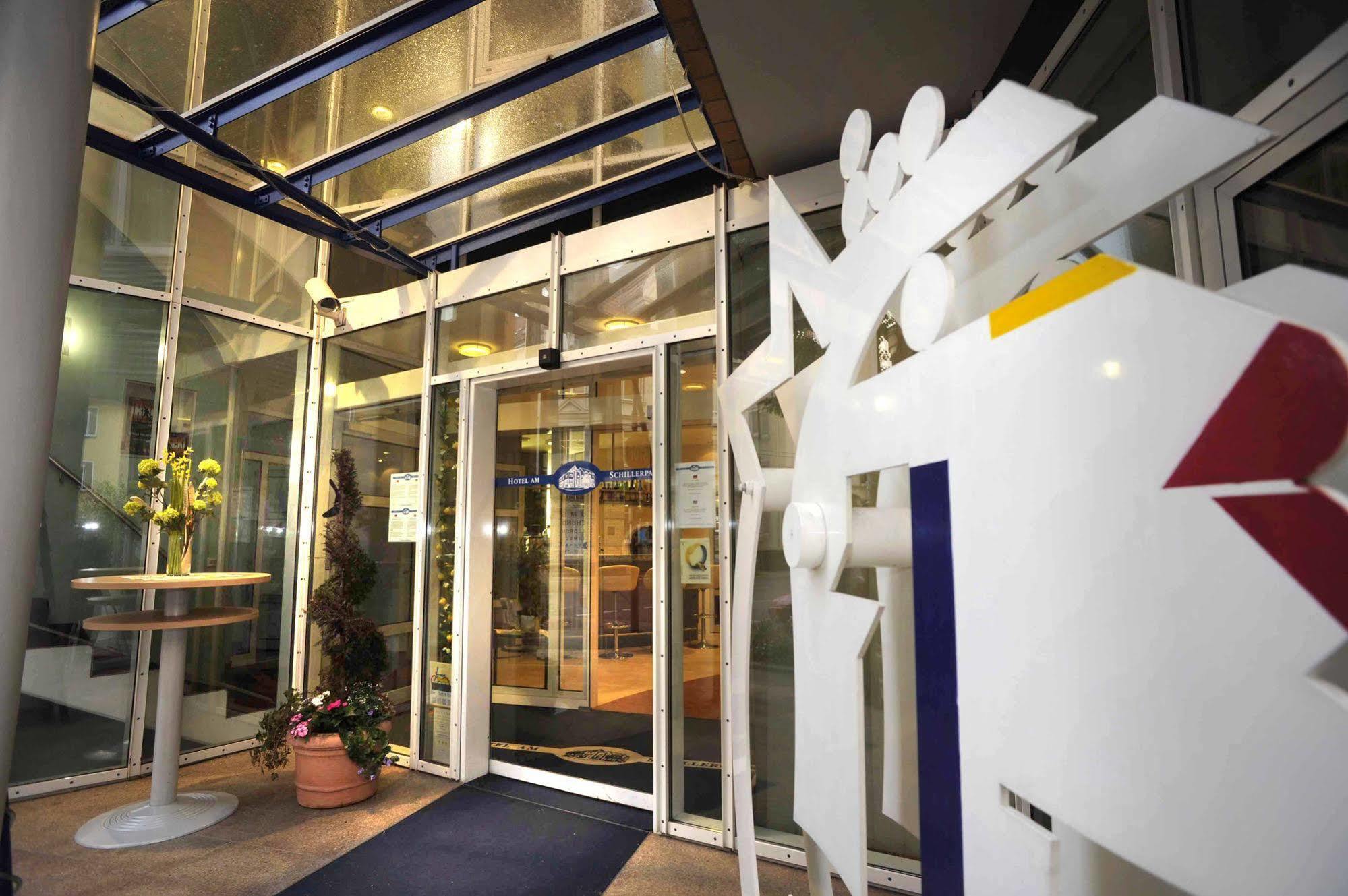 Hotel Am Schillerpark Esslingen am Neckar Exterior photo